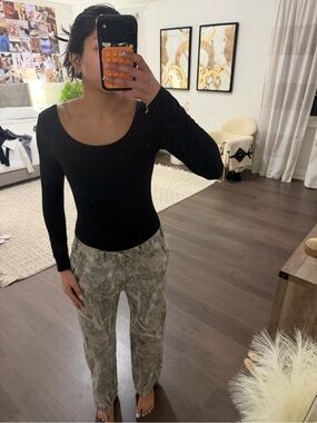 TNA Black Scoop-Neck Long Sleeve Bodysuit